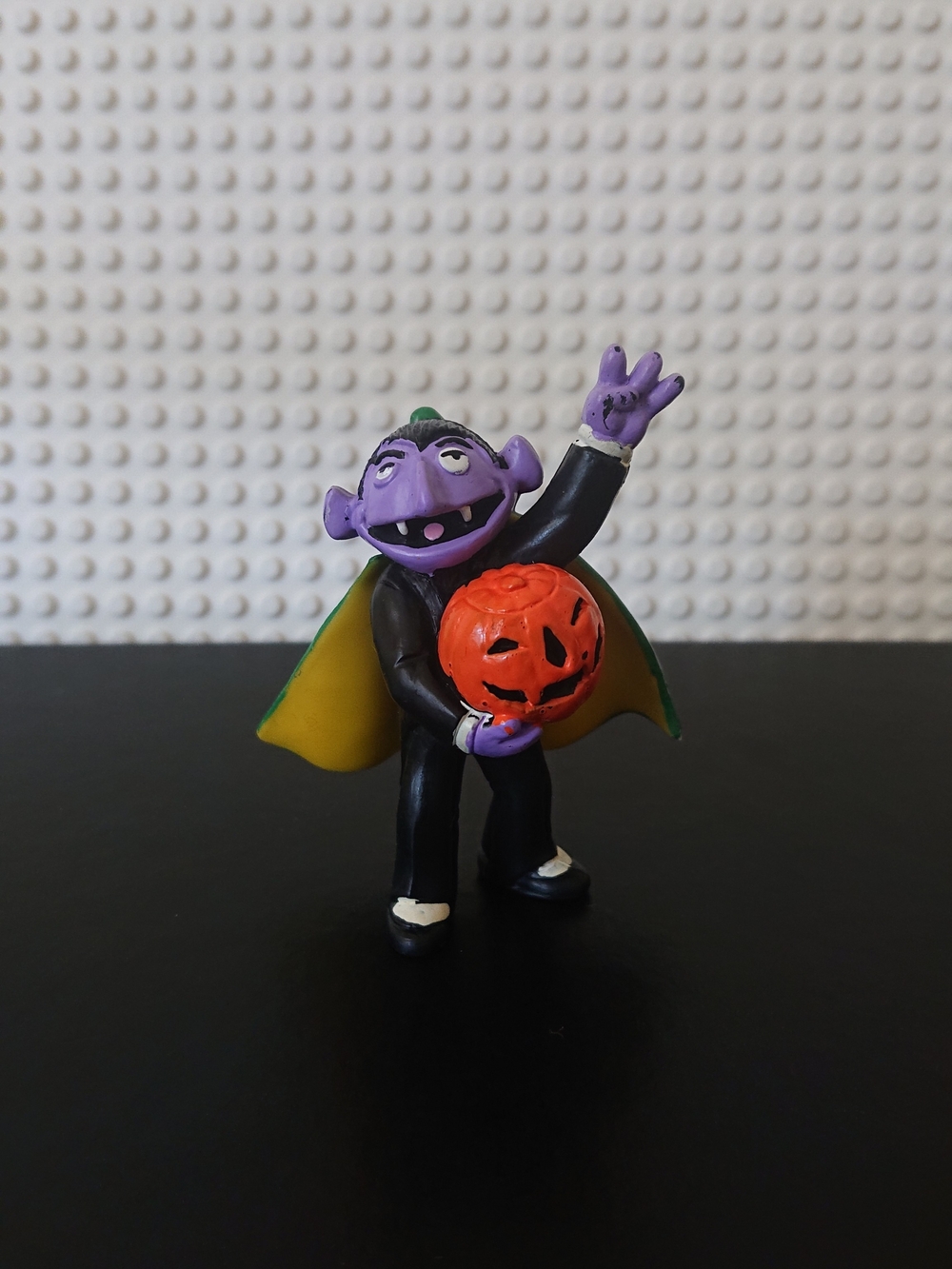 Applause - Jim Henson Sesame Street - Count Von Count PVC Figure - Pumpkin 2